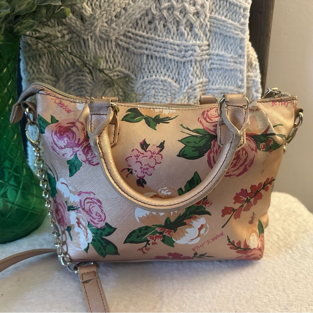 Betsey Johnson XOX Pink with Roses Satchel - Picture 4 of 12